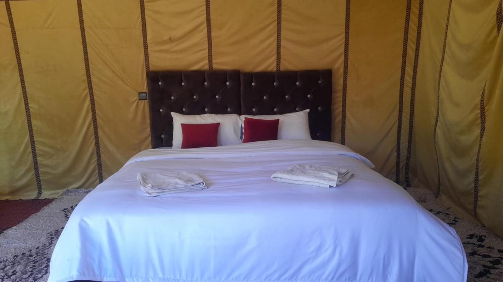 Luxury Trek Desert Camp Мерзуга Экстерьер фото